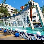 Avec Piscine 托雷维耶哈