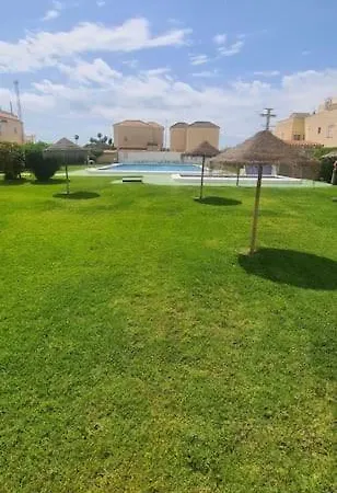 Avec Piscine Holiday home