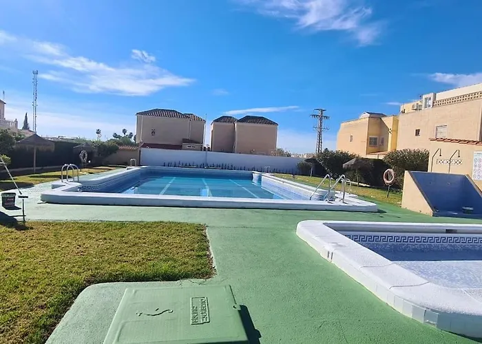 Avec Piscine Сasa de vacaciones *